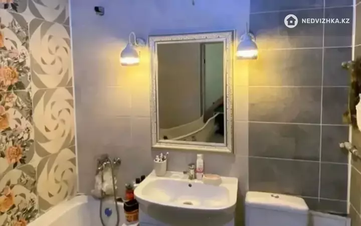 2-комнатная квартира, этаж 13 из 13, 44 м², фотография 5