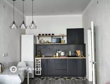 2-комнатная квартира, этаж 2 из 8, 40 м², На длительный срок
