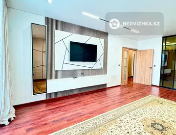 2-комнатная квартира, этаж 7 из 7, 72 м², миниатюра 4