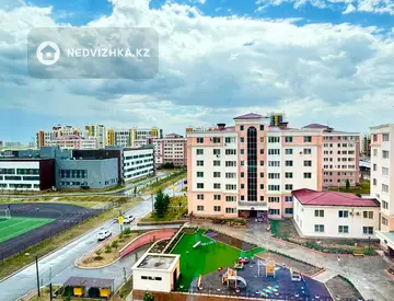2-комнатная квартира, этаж 7 из 7, 72 м², миниатюра 2