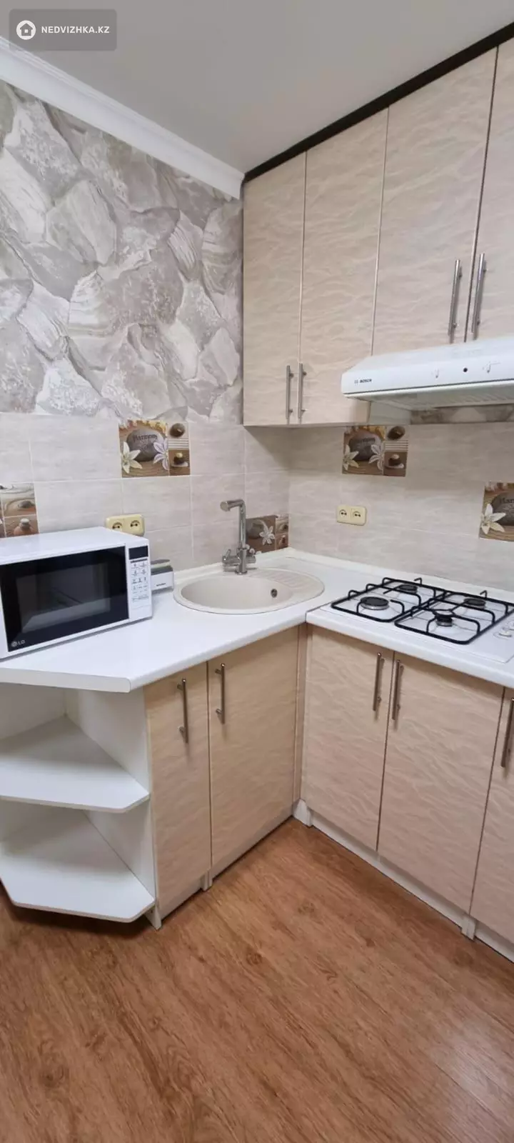 2-комнатная квартира, этаж 4 из 4, 42 м², фотография 3