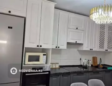 3-комнатная квартира, этаж 1 из 9, 82 м², миниатюра 3