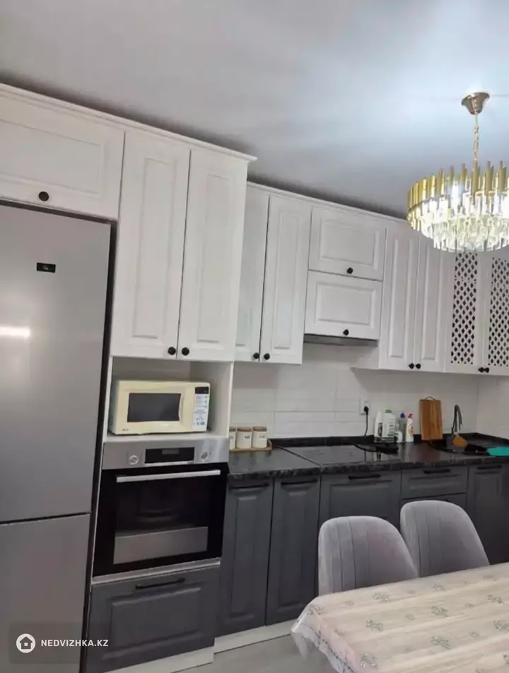 3-комнатная квартира, этаж 1 из 9, 82 м², фотография 3