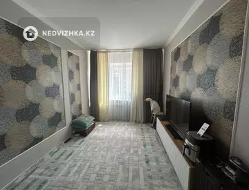 1-комнатная квартира, этаж 5 из 10, 35 м², миниатюра 2