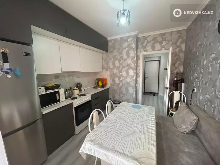 1-комнатная квартира, этаж 5 из 10, 35 м², фотография 3