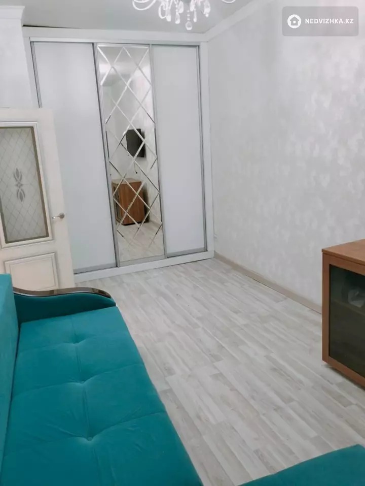 1-комнатная квартира, этаж 12 из 13, 34 м²