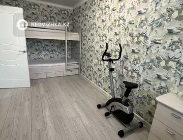 3-комнатная квартира, этаж 8 из 10, 72 м², миниатюра 3