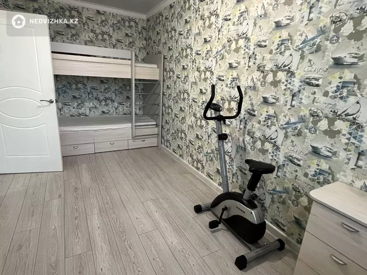 3-комнатная квартира, этаж 8 из 10, 72 м², фотография 3