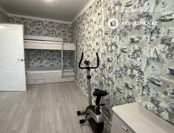 3-комнатная квартира, этаж 8 из 10, 72 м², миниатюра 2