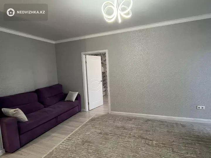 3-комнатная квартира, этаж 8 из 10, 72 м², фотография 5