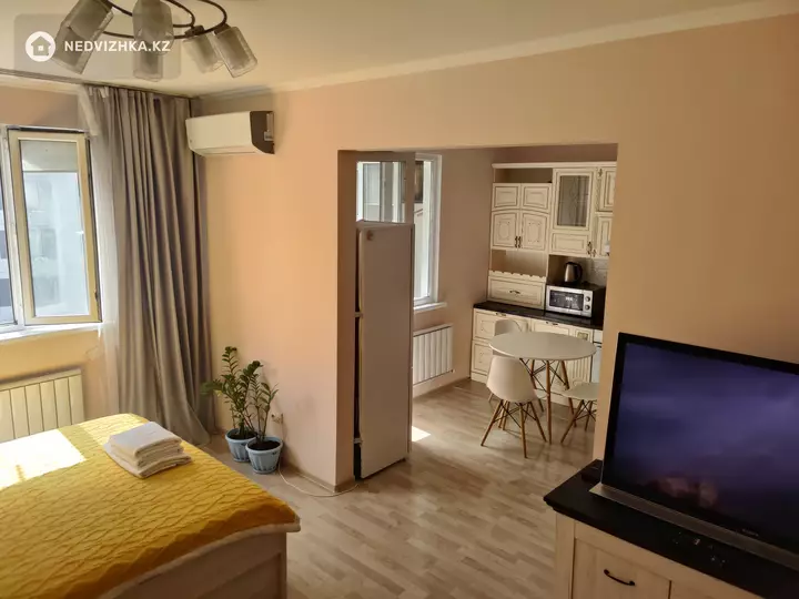 1-комнатная квартира, этаж 5 из 12, 40 м², На длительный срок, фотография 2