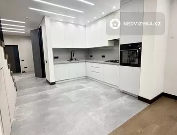 4-комнатный таунхаус, 2.5 соток, 200 м²