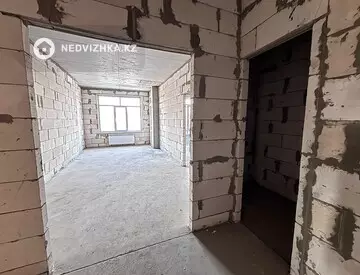 3-комнатная квартира, этаж 2 из 9, 111 м², миниатюра 3