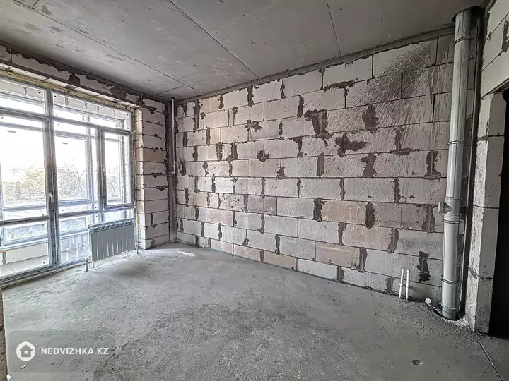 3-комнатная квартира, этаж 2 из 9, 111 м², фотография 5