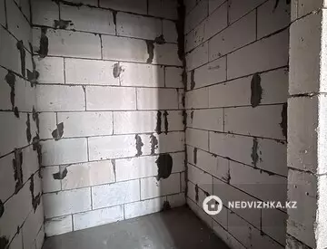 3-комнатная квартира, этаж 2 из 9, 111 м², миниатюра 6