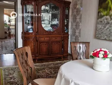 3-комнатная квартира, этаж 3 из 3, 80 м²