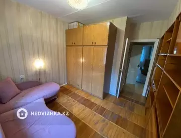 2-комнатная квартира, этаж 4 из 5, 52 м², На длительный срок
