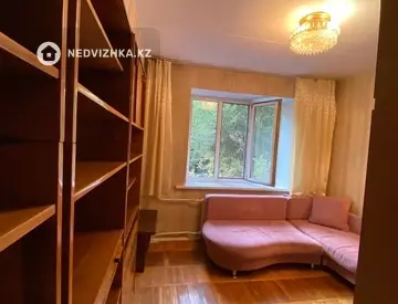2-комнатная квартира, этаж 4 из 5, 52 м², На длительный срок