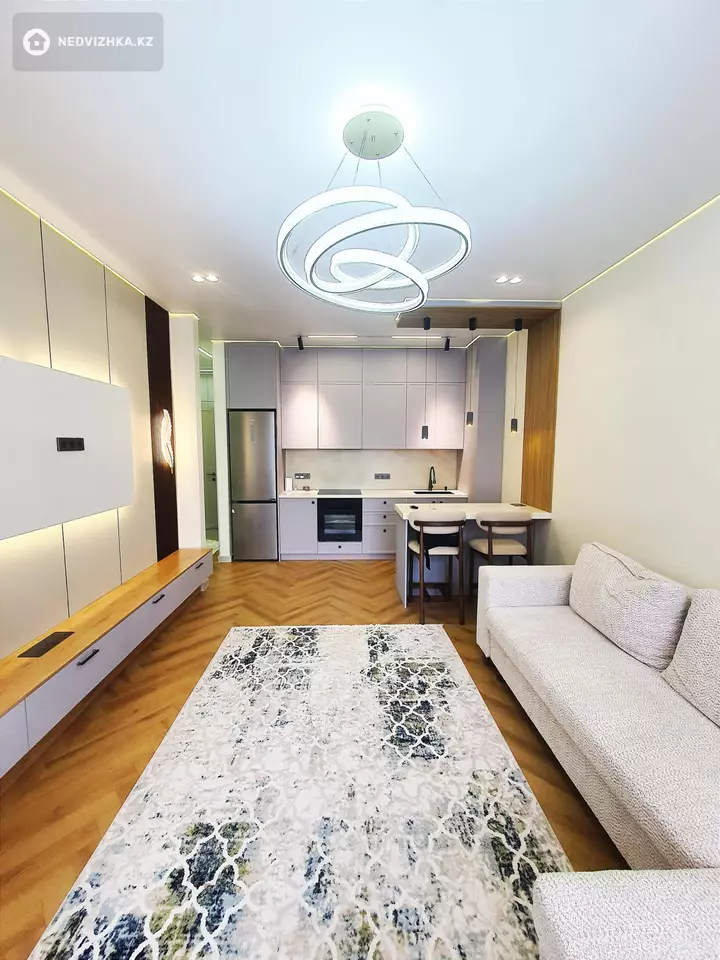 2-комнатная квартира, этаж 6 из 18, 45 м², фотография 2