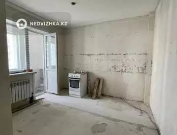 3-комнатная квартира, этаж 8 из 12, 84 м², миниатюра 2