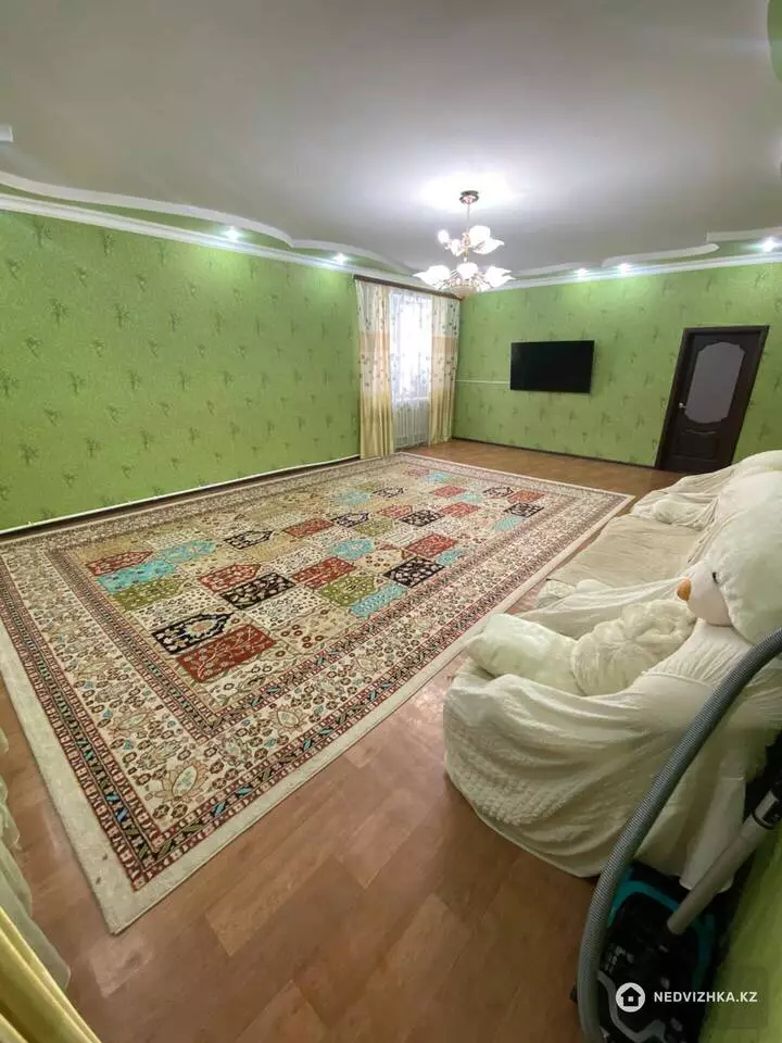 3-комнатная квартира, этаж 2 из 2, 100 м², фотография 2