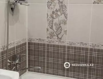 2-комнатная квартира, этаж 1 из 10, 49 м², миниатюра 1