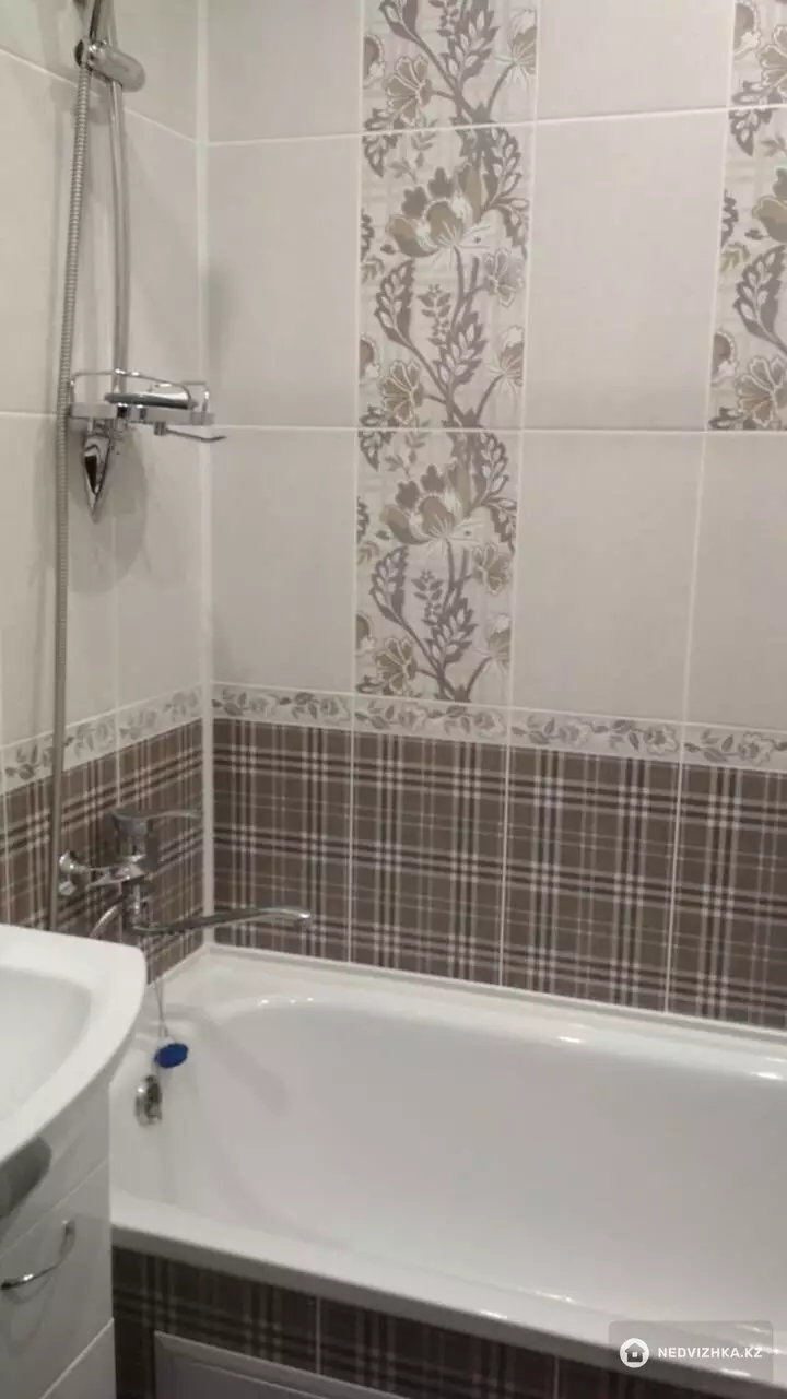 2-комнатная квартира, этаж 1 из 10, 49 м²