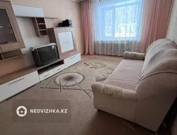 2-комнатная квартира, этаж 1 из 10, 49 м², миниатюра 4