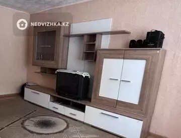 2-комнатная квартира, этаж 1 из 10, 49 м², миниатюра 5