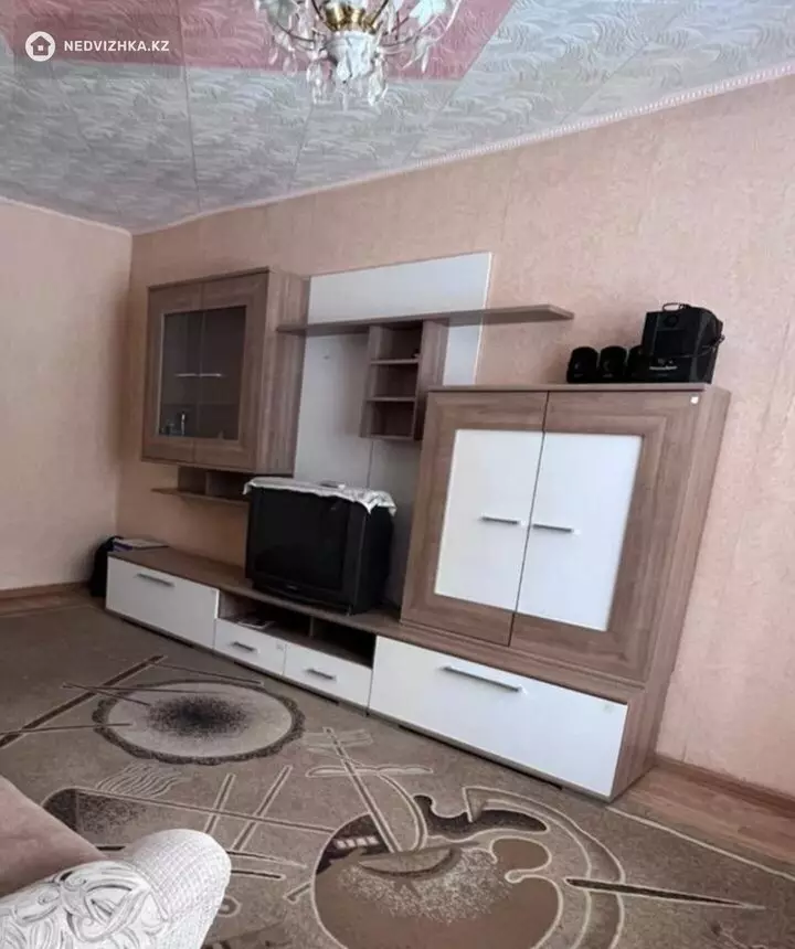 2-комнатная квартира, этаж 1 из 10, 49 м², фотография 5