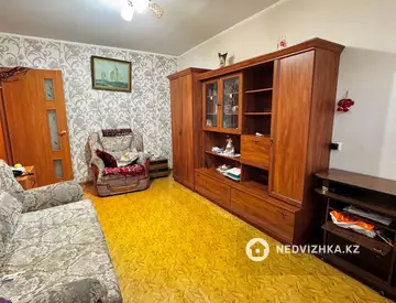 2-комнатная квартира, этаж 3 из 5, 46 м², миниатюра 1