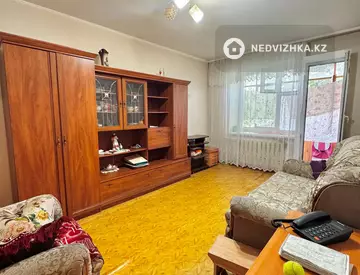 2-комнатная квартира, этаж 3 из 5, 46 м², миниатюра 3