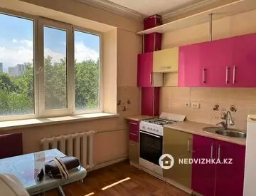 1-комнатная квартира, этаж 4 из 5, 36 м²