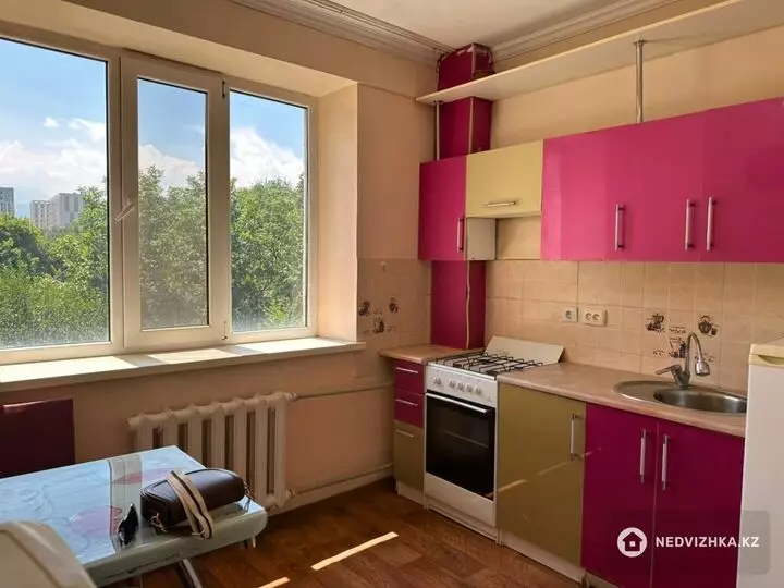 1-комнатная квартира, этаж 4 из 5, 36 м², фотография 2
