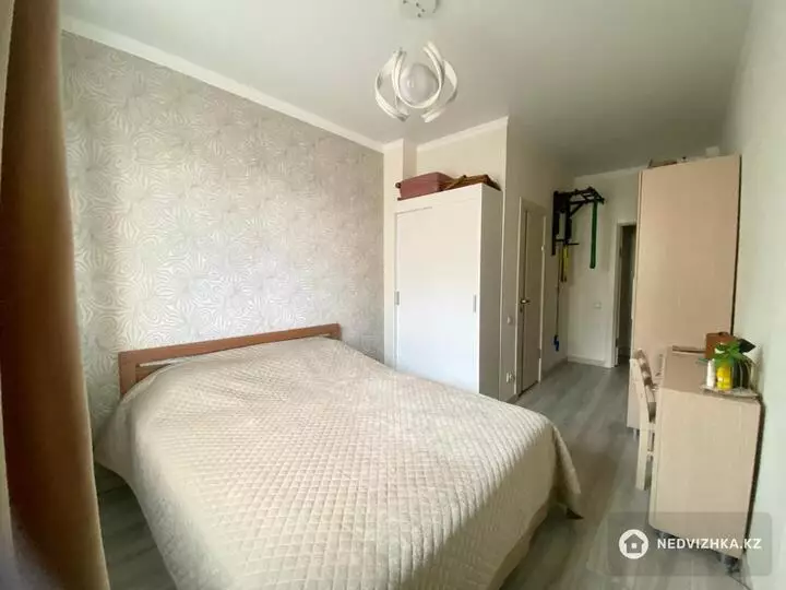 4-комнатная квартира, этаж 8 из 12, 110 м², фотография 5
