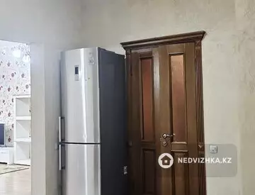 2-комнатная квартира, этаж 12 из 15, 80 м², Посуточно, миниатюра 12