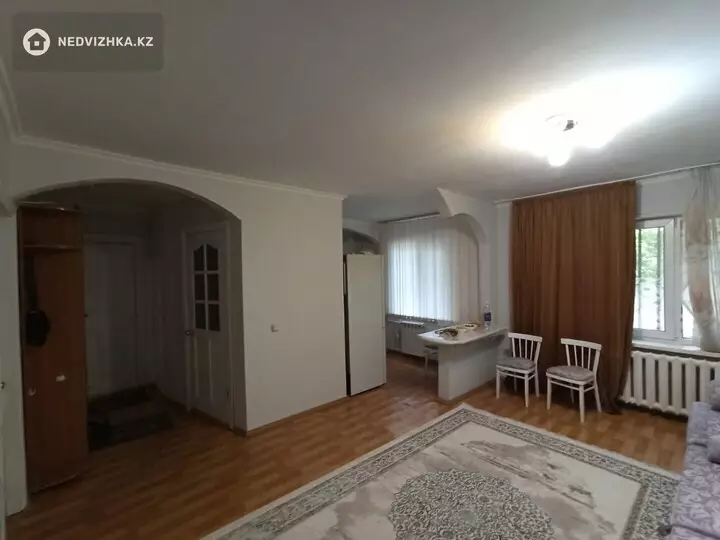 3-комнатная квартира, этаж 1 из 5, 57 м²