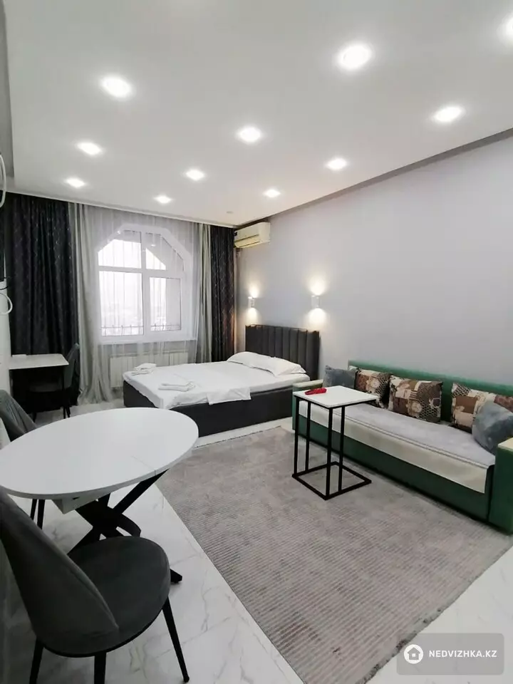 1-комнатная квартира, этаж 15 из 15, 55 м², Посуточно, фотография 3