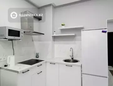 1-комнатная квартира, этаж 15 из 15, 55 м², Посуточно