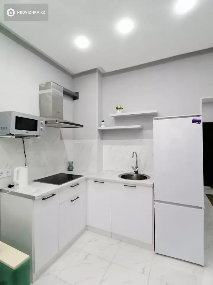 1-комнатная квартира, этаж 15 из 15, 55 м², Посуточно, фотография 5