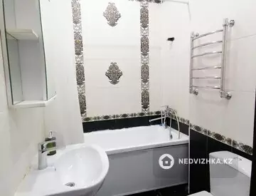 1-комнатная квартира, этаж 15 из 15, 55 м², Посуточно, миниатюра 11