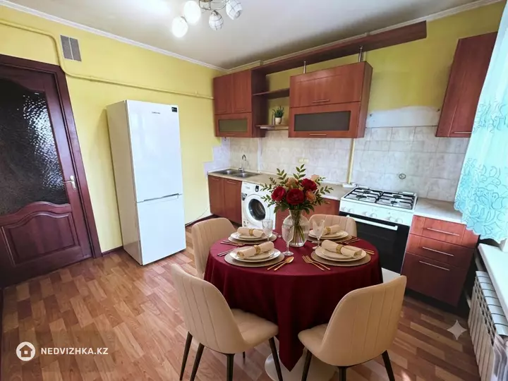 2-комнатная квартира, этаж 2 из 5, 52 м², фотография 4