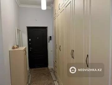2-комнатная квартира, этаж 6 из 8, 72 м², На длительный срок, миниатюра 11