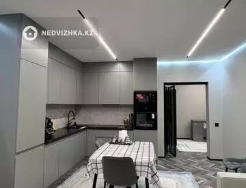 2-комнатная квартира, этаж 12 из 17, 80 м², миниатюра 2