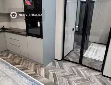 2-комнатная квартира, этаж 12 из 17, 80 м², миниатюра 5