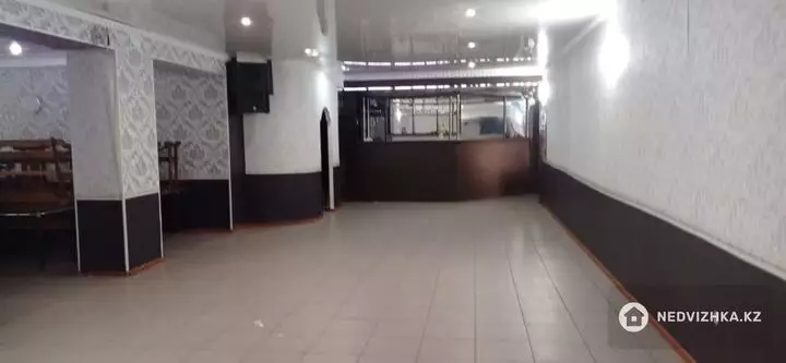 Разная недвижимость, 900 м²