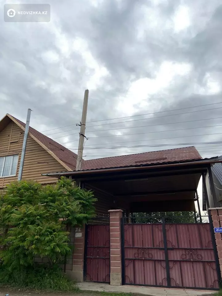 7-комнатный дом, 6 соток, 180 м²