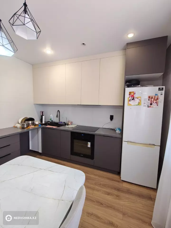 3-комнатная квартира, этаж 9 из 9, 93 м², фотография 4
