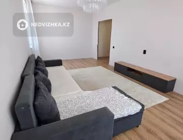 3-комнатная квартира, этаж 9 из 9, 93 м²
