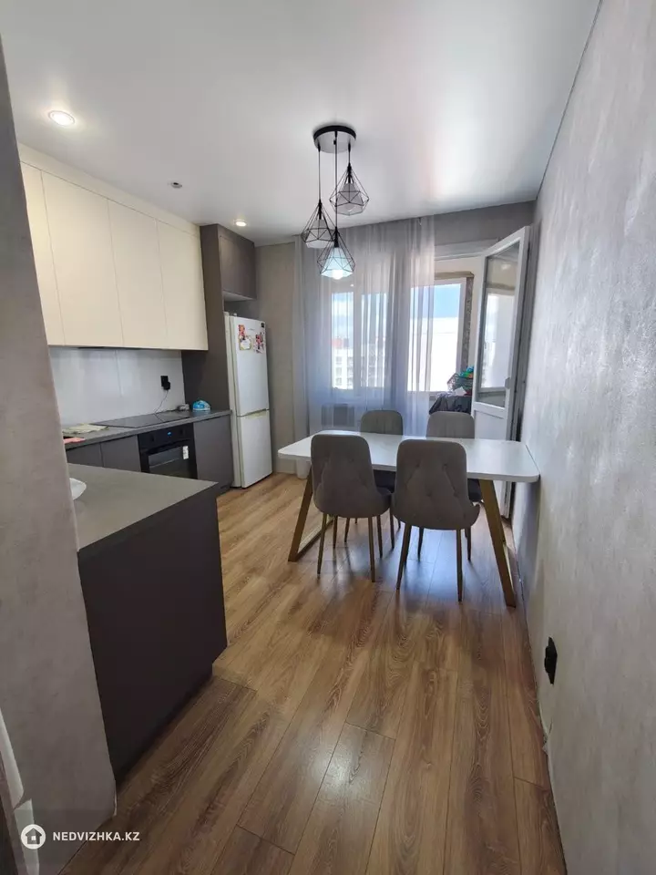 3-комнатная квартира, этаж 9 из 9, 93 м², фотография 5